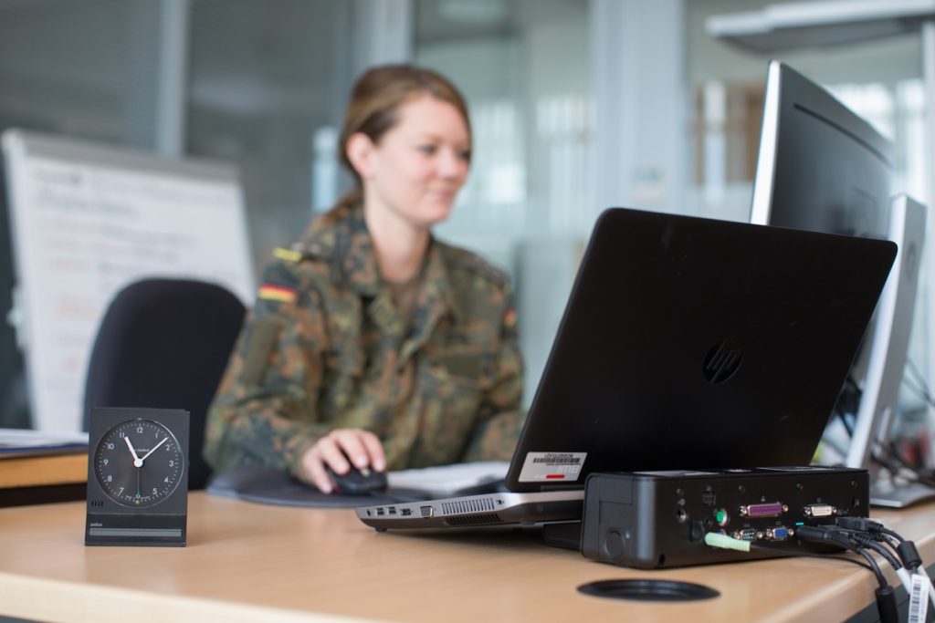 Bundeswehr Stellt IT-Kapazitäten Zukunftssicher Auf / IT-Servicepaket ...